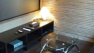 TV màn hình phẳng 20-inch có truyền hình vệ tinh, TV