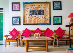 Khu tiếp khách ở sảnh