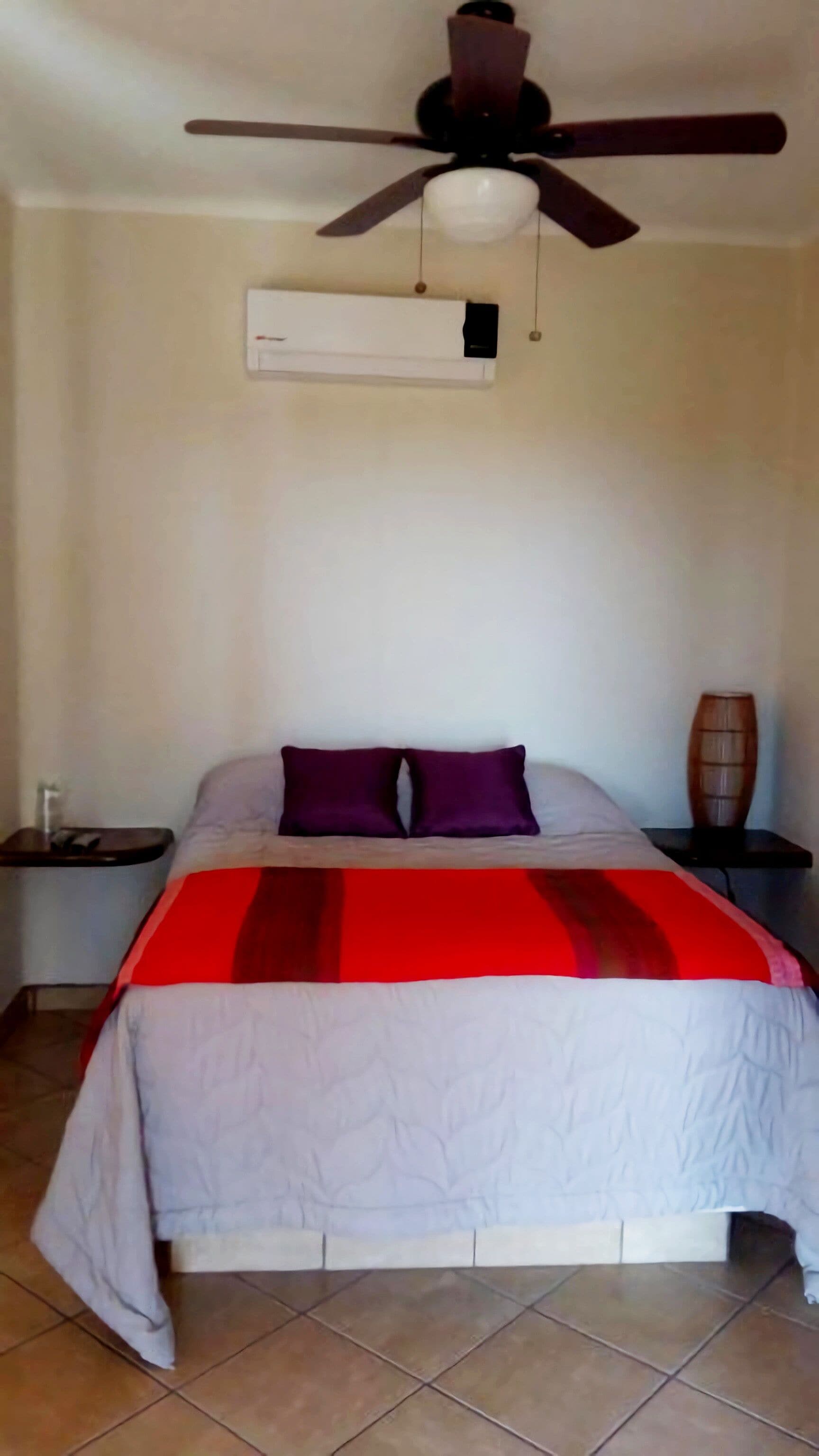 deluxe room, 1 queen bed, ocean view | iron/ironing board, free wifi, bed sheets