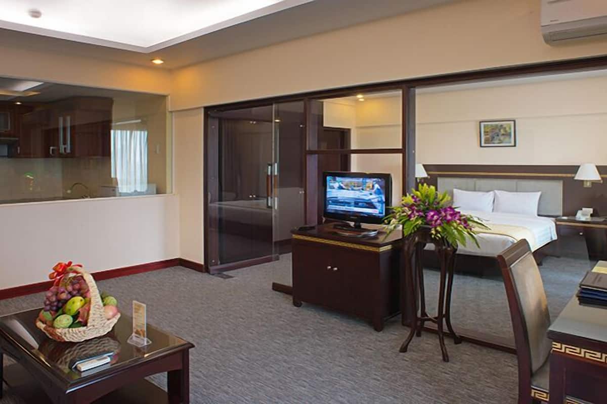Minibar, in-room safe, desk, blackout curtains