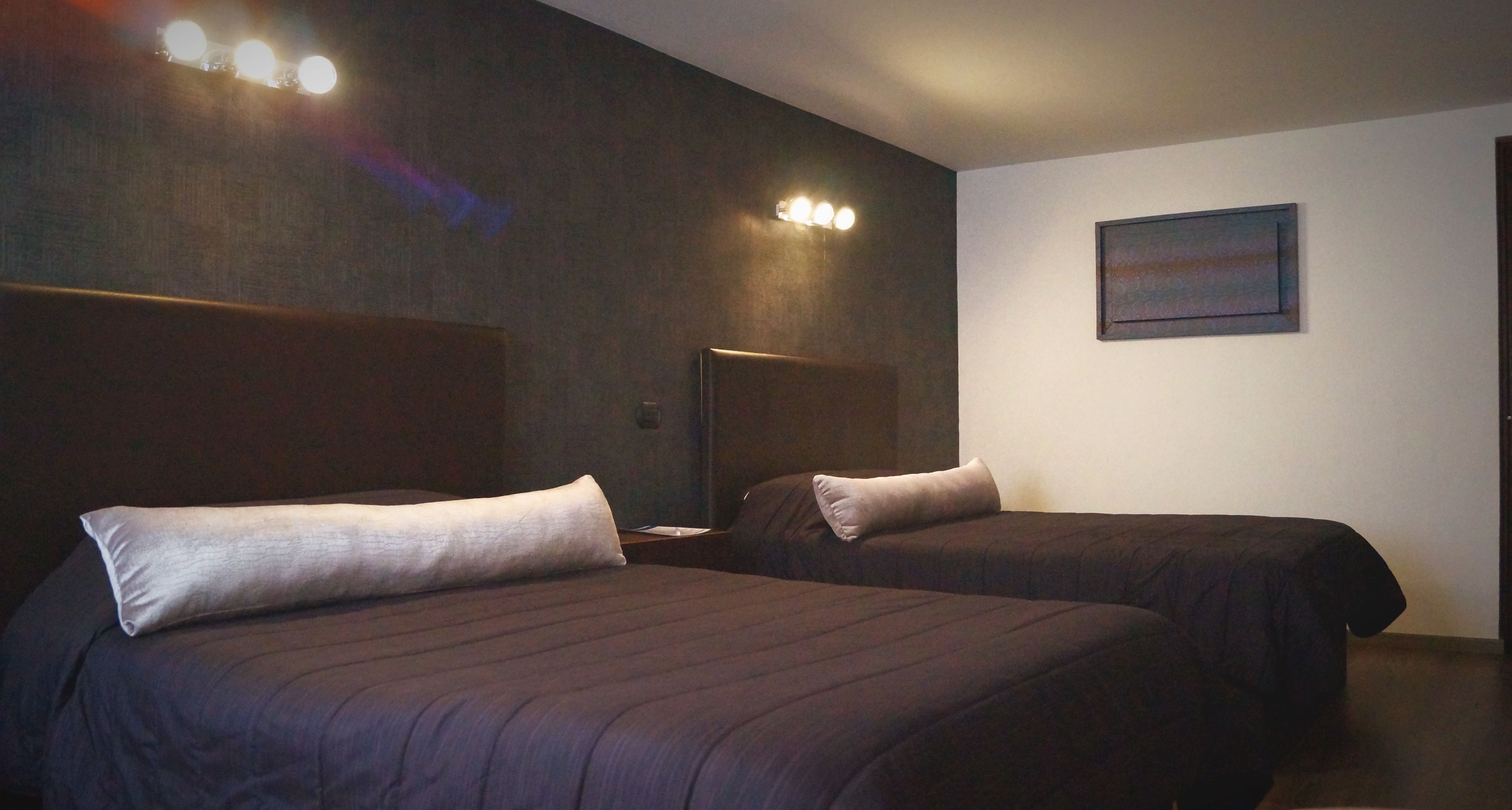 double room | premium bedding, desk, free wifi, bed sheets