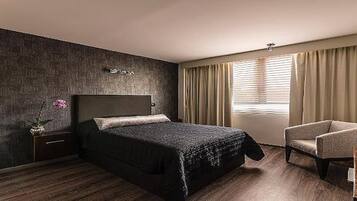 Chambre Standard | Literie de qualité supérieure, bureau, Wi-Fi gratuit, draps fournis