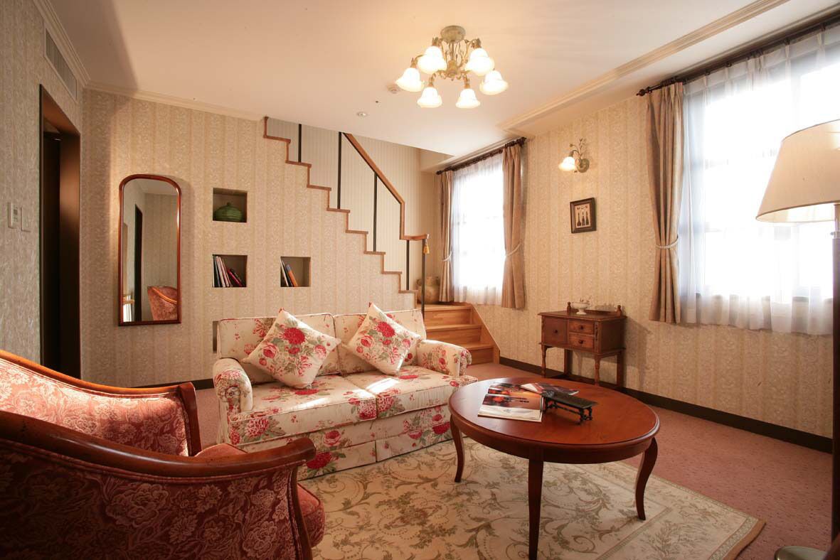 grazie suite room | living area | flat-screen tv, streaming services