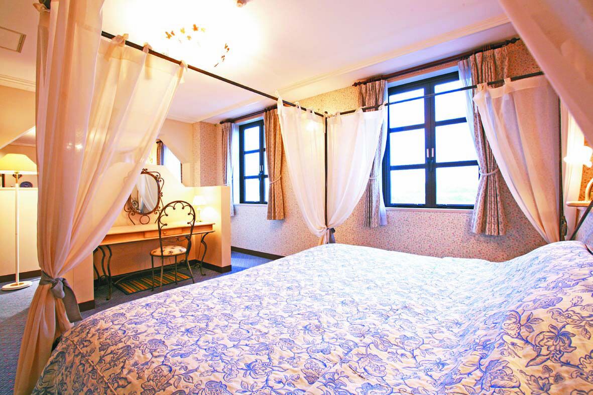 grazie suite room | desk, free wifi, bed sheets