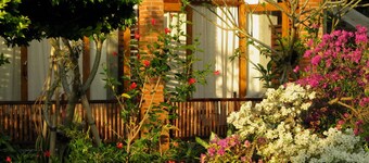 KARANG SARI Guesthouse & Restaurant