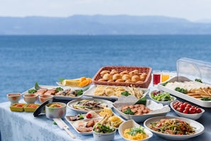 Daily buffet breakfast for a fee