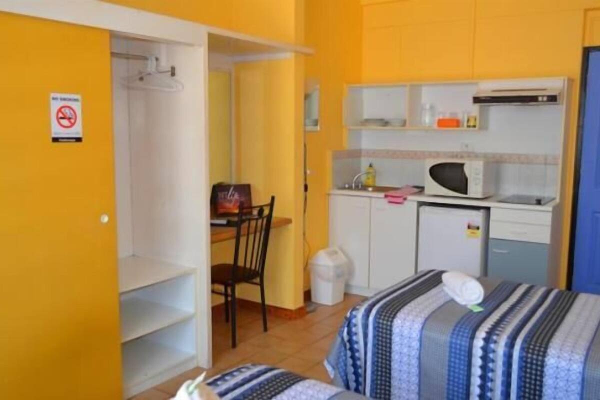 Chambre avec lits jumeaux | Coin cuisine privé