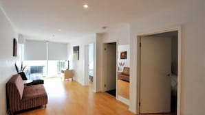 Living area - Ozstays Katz Apartments (Melbourne)