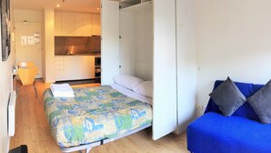 Room - Ozstays Katz Apartments (Melbourne)