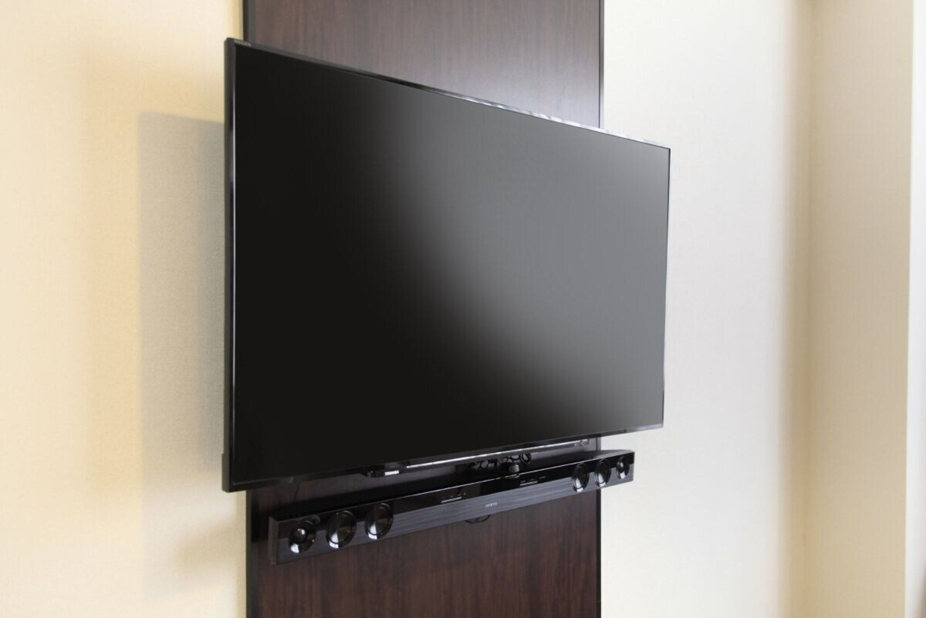 desk, blackout curtains, free wifi, bed sheets