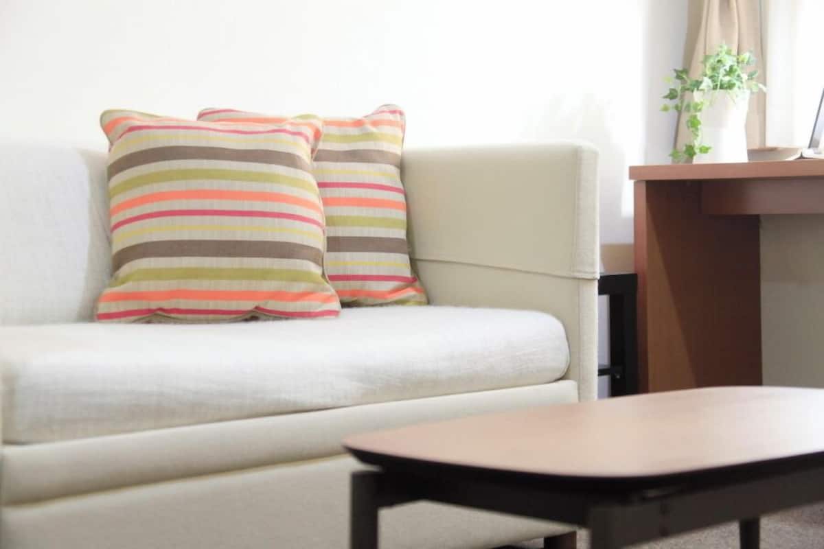 premium queen room, all rooms non smoking | desk, blackout curtains, free wifi, bed sheets