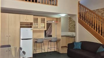 Family Room, Non Smoking, Kitchenette (Family Loft Q3)