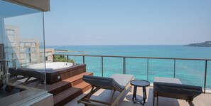 Balcony - KAYATSUMA OKINAWA HOTEL & RESORT (Nakijin)