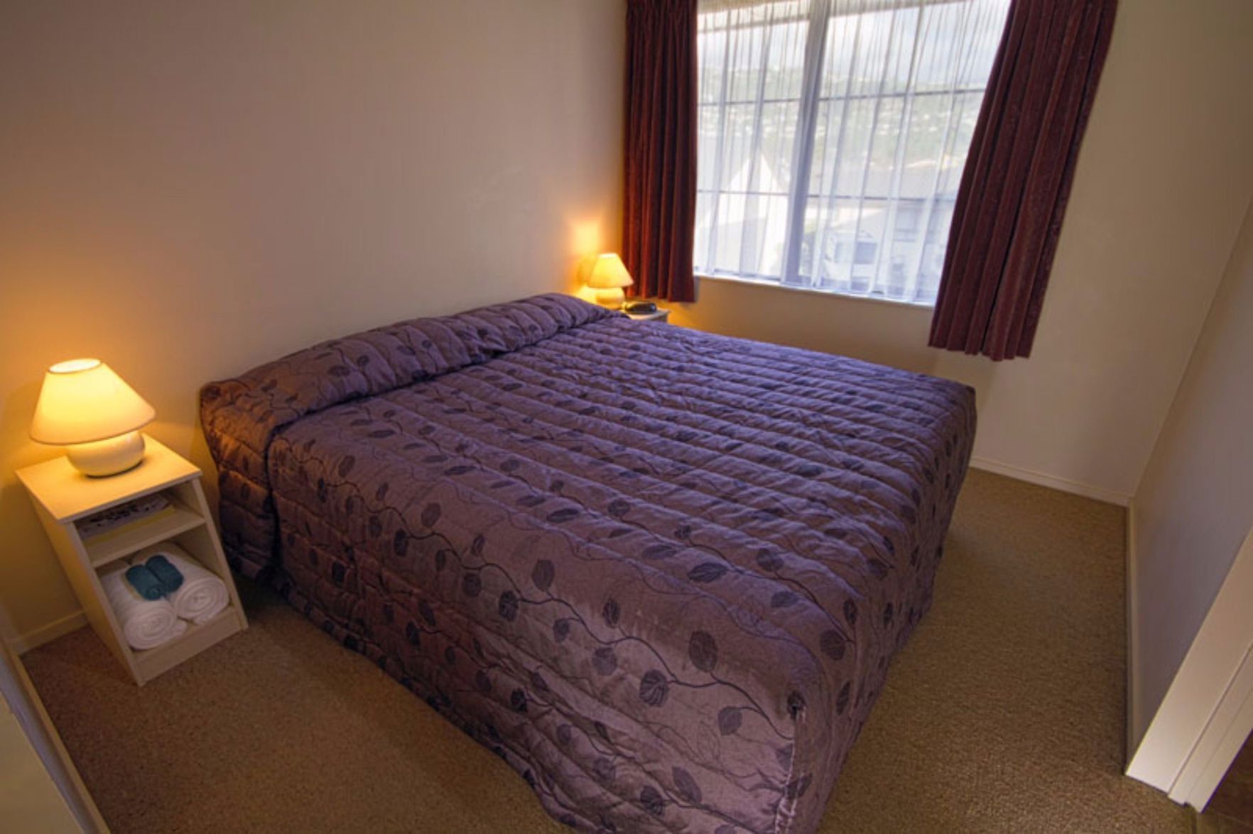 Premium bedding, in-room safe, iron/ironing board, free WiFi