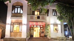 Front of property - evening/night - Delight Hotel (Phan Thiet)