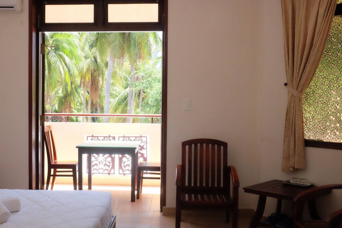Double Room, Balcony | Minibar, in-room safe, desk, blackout drapes