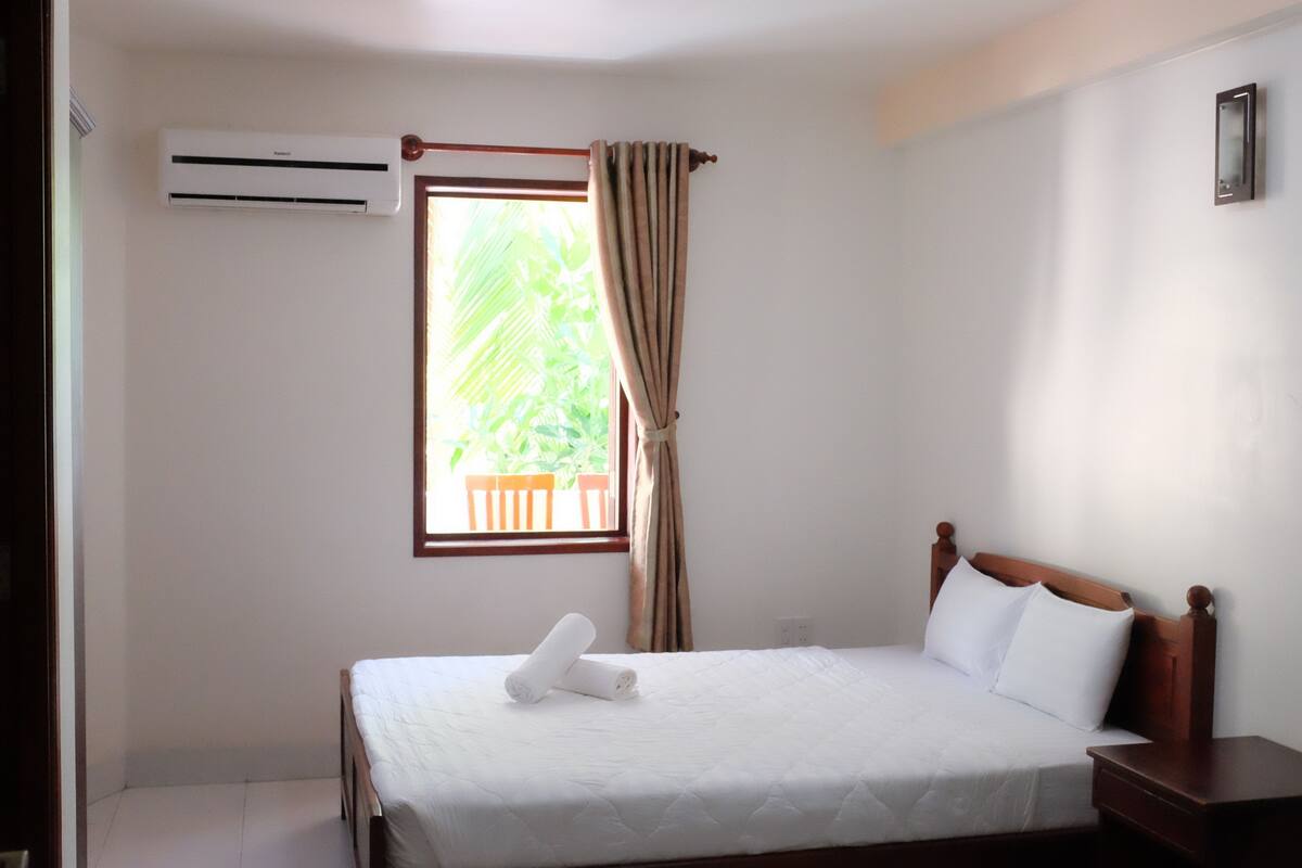 Double Room | Minibar, in-room safe, desk, blackout drapes