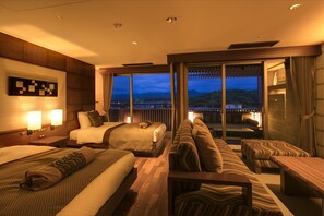 Suite, Bebas Asap Rokok (Western Japanese-Style) | Seprai premium, selimut bulu angsa, brankas, dan meja kerja