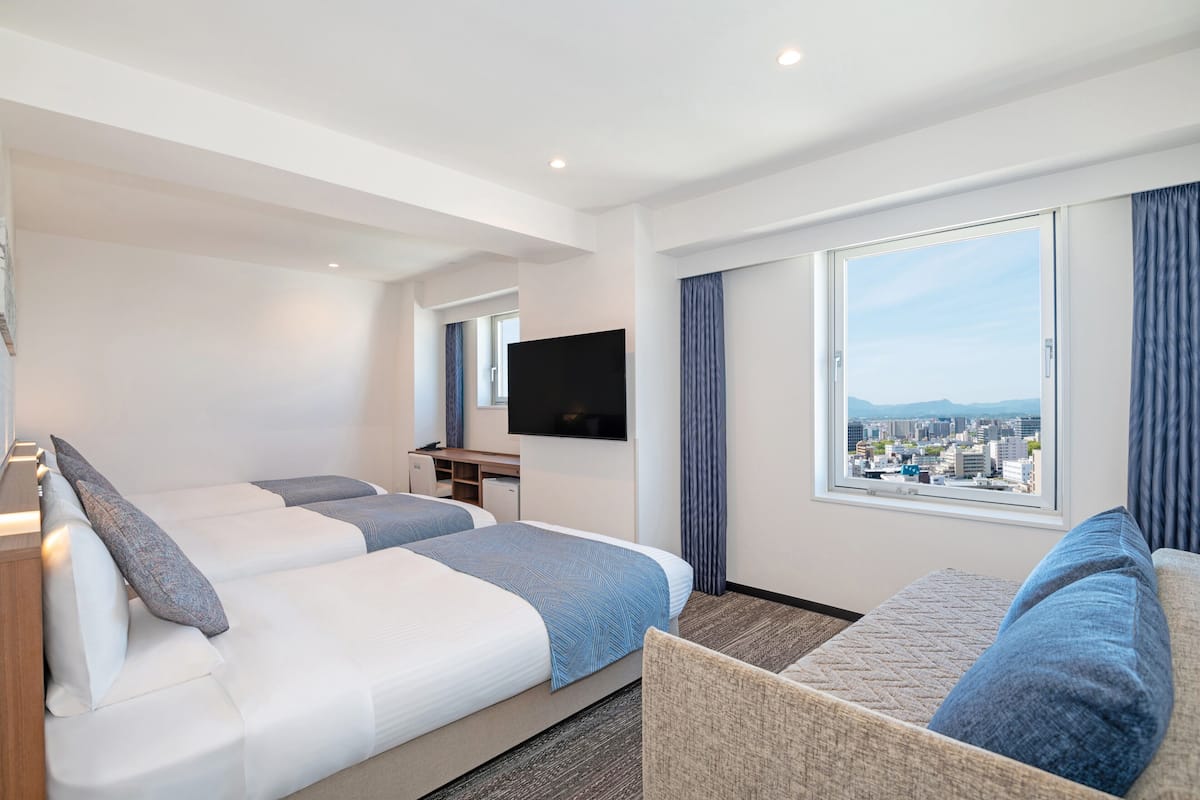Desk, free WiFi, bed sheets