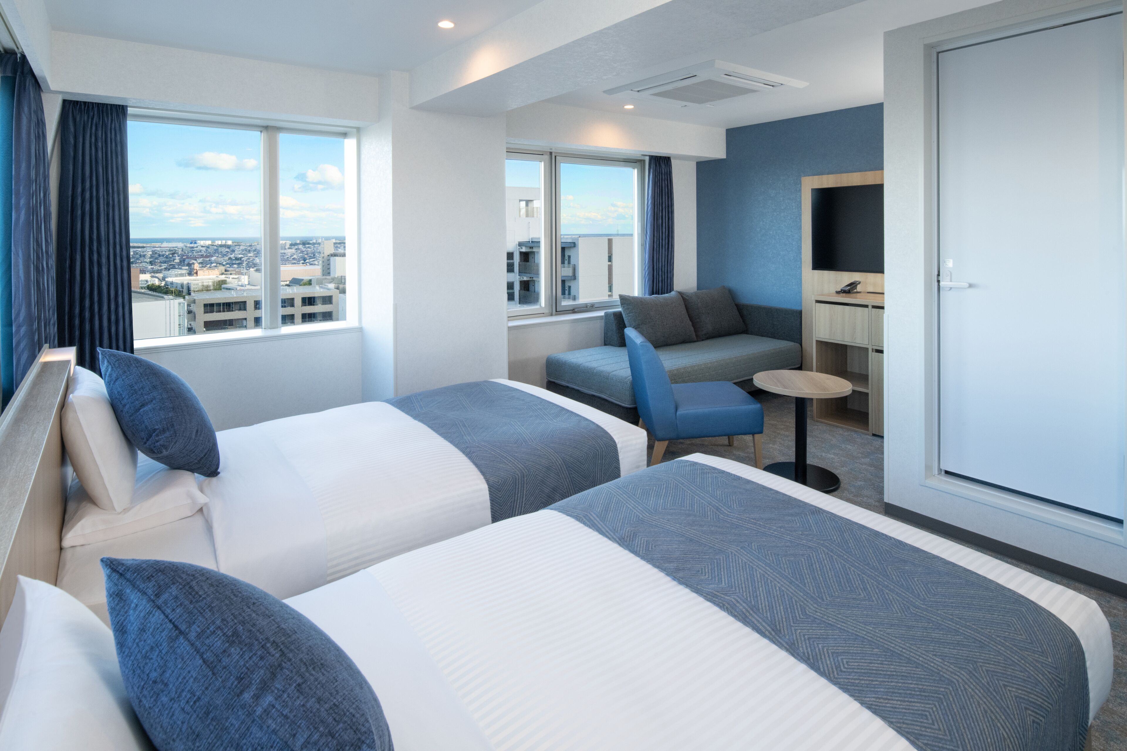 skytower triple, non smoking | 1 bedroom, desk, free wifi, bed sheets