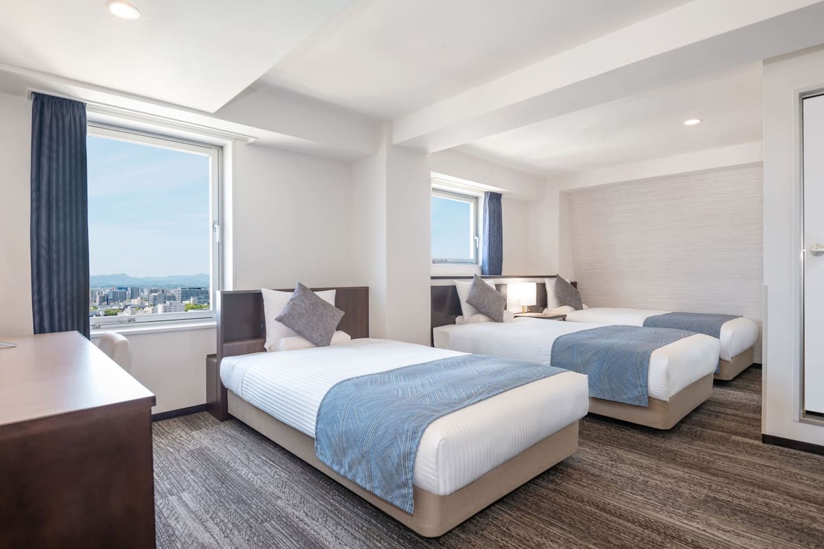 1 bedroom, desk, free wifi, bed sheets