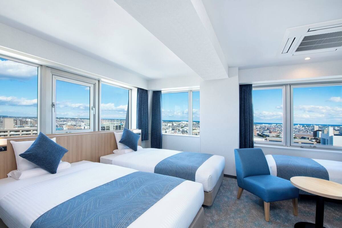 Desk, WiFi (free), bed sheets