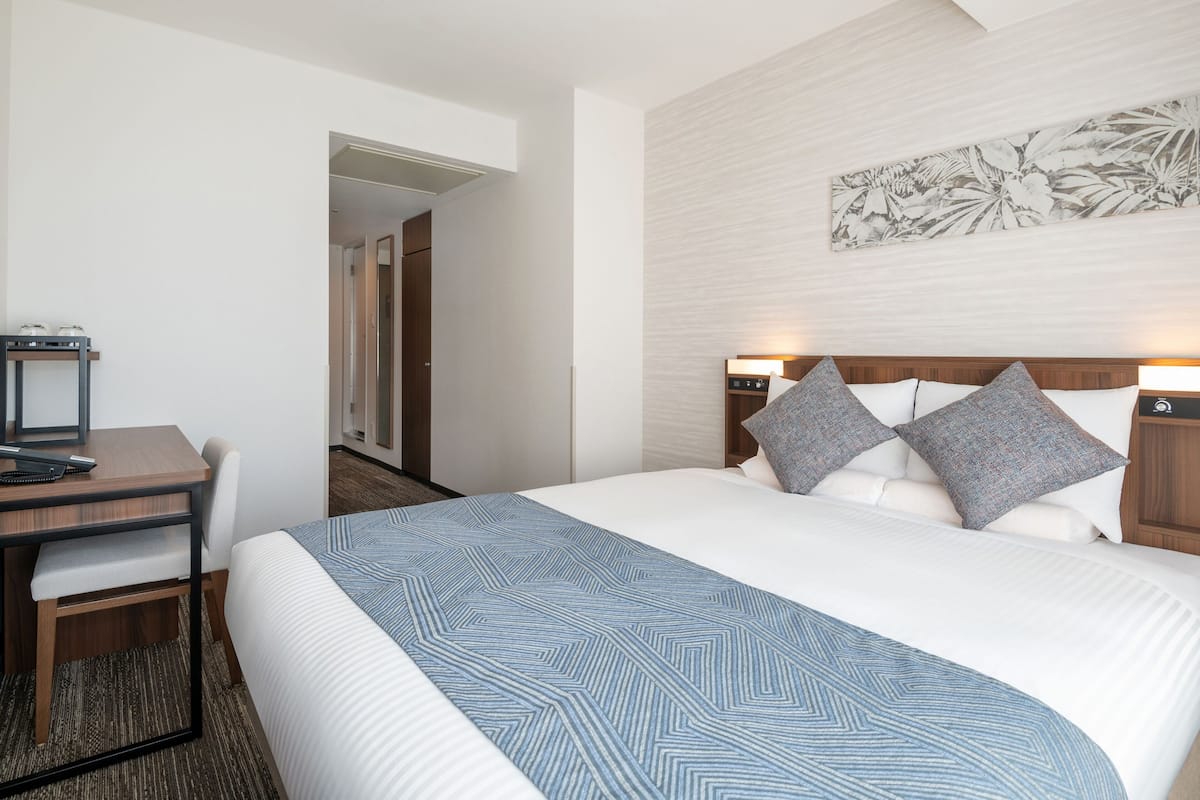 Desk, free WiFi, bed sheets