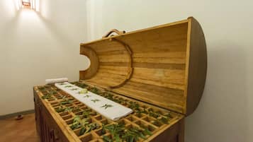 Sauna, poreallas, höyrysauna, vartalohoitoja, syväkudoshierontaa