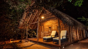 Wooden Chalet with Free Benefits | 1 ห้องนอน, เครื่องนอนระดับพรีเมียม, เตียงเมมโมรีโฟม, มินิบาร์