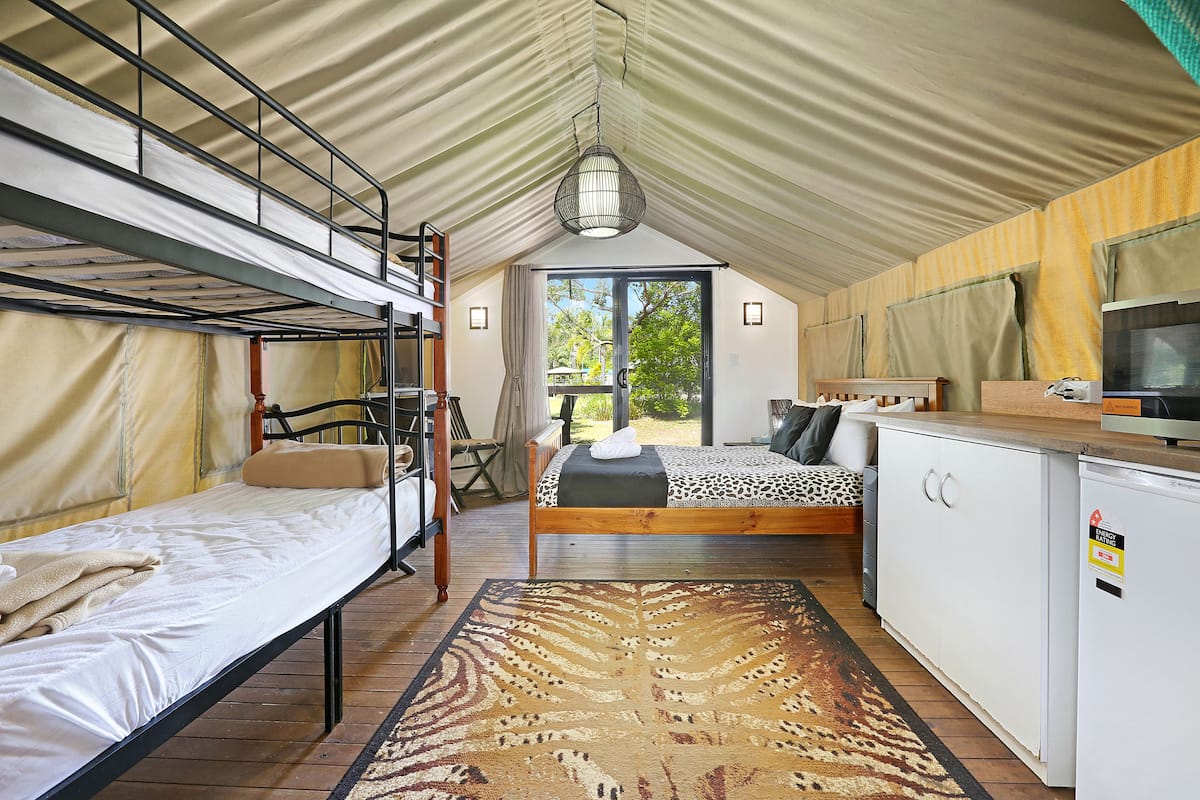 Tente, vue fleuve (Safari Tents)