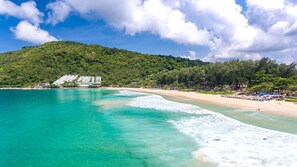 Beach nearby, white sand, 10 beach bars - Coconut Paradise Villas (Rawai)
