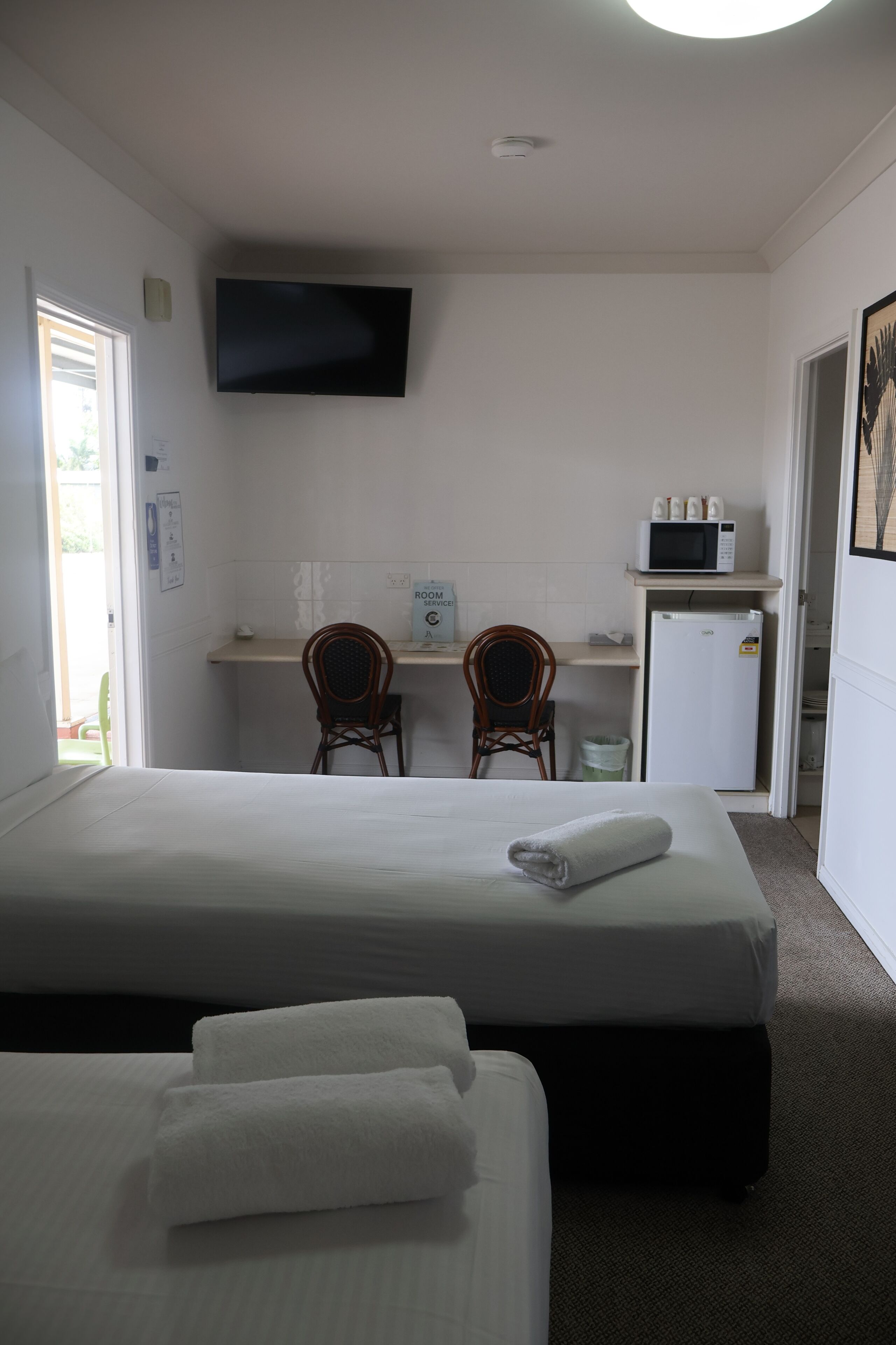 经典三人房, 1 间卧室 | 办公桌、熨斗/熨衣板、免费 WiFi、床单