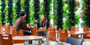 Petit déjeuner servi sur place