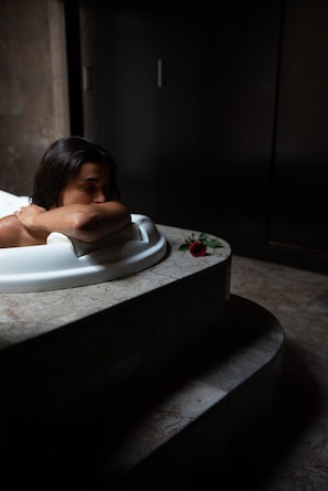 Badewanne und Dusche (separat), kostenlose Toilettenartikel