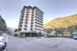 Front of property - Shin Kabakawa Kanko Hotel (Takamatsu)