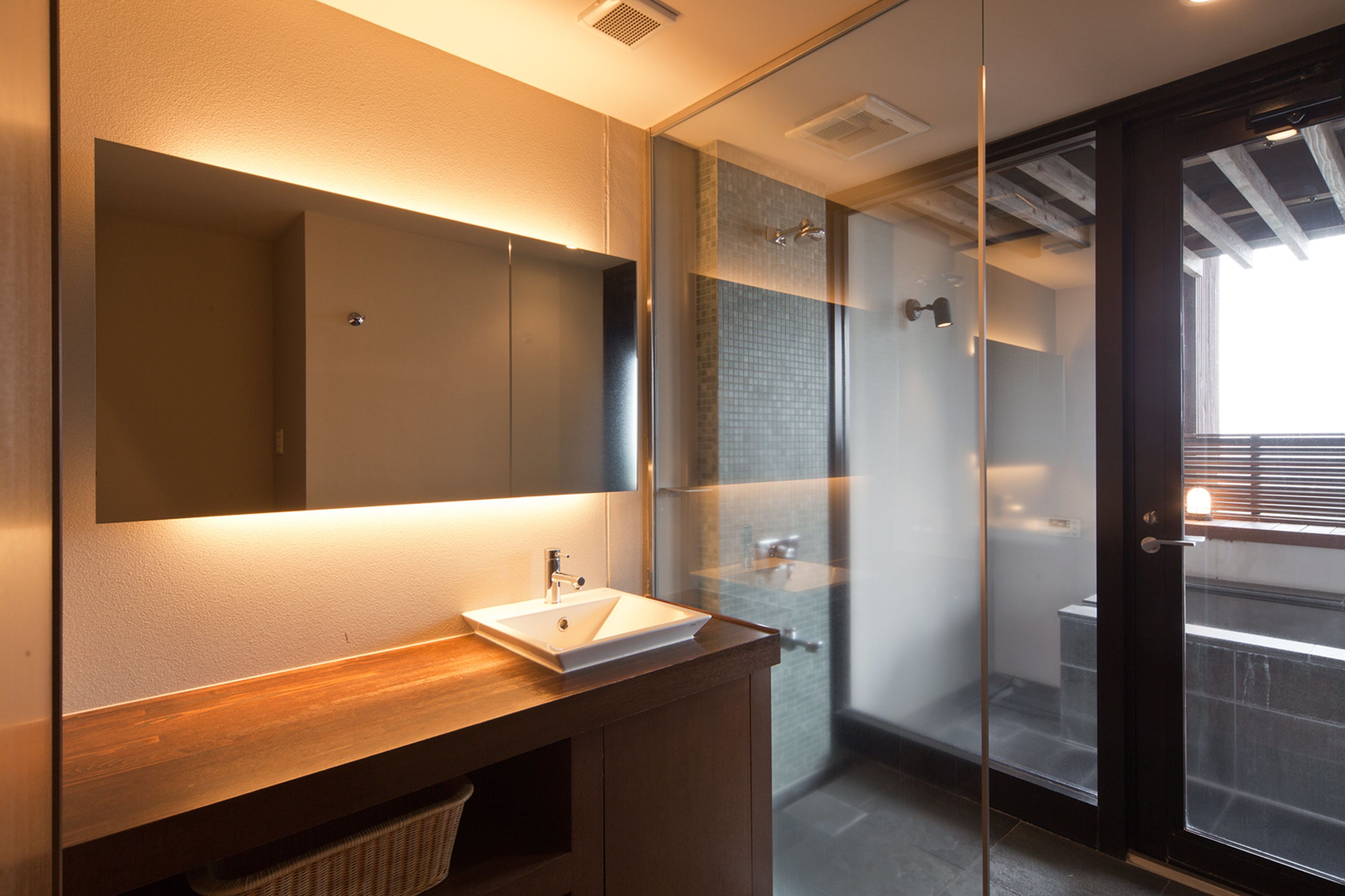 free toiletries, slippers, electronic bidet, towels