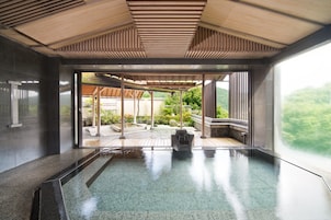 Bañera de hidromasaje interior