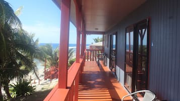 Suite estudio, vista al océano | Vista del balcón