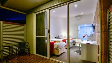 Habitación Deluxe con 2 camas individuales | Terraza o patio