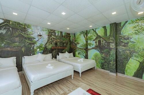 Ken's Backpackers Hotel