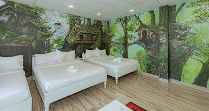 Ken's Backpackers Hotel