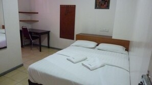 Iron/ironing board, free WiFi - City Park Lodge (Kota Kinabalu)