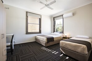 Shower, free toiletries, towels