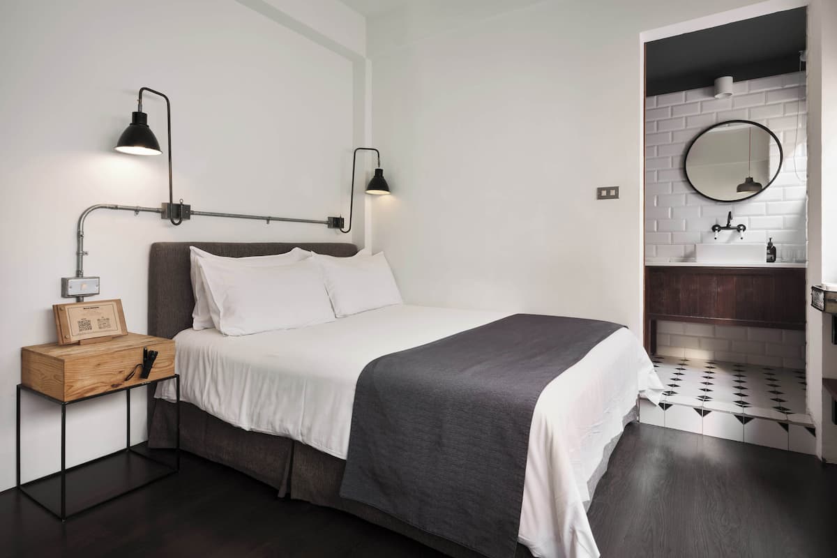 Standard Room | Gebar bulu kapas, langsir/tirai gelap terus, Wi-fi percuma, cadar katil