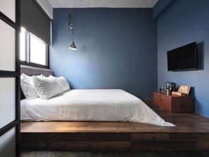 Down duvets, blackout curtains, free WiFi, bed sheets - WeLove Apartment (Tainan)