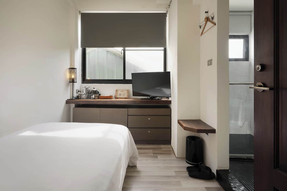 Basic Single Room, 1 Katil Bujang (Single) | Gebar bulu kapas, langsir/tirai gelap terus, Wi-fi percuma, cadar katil