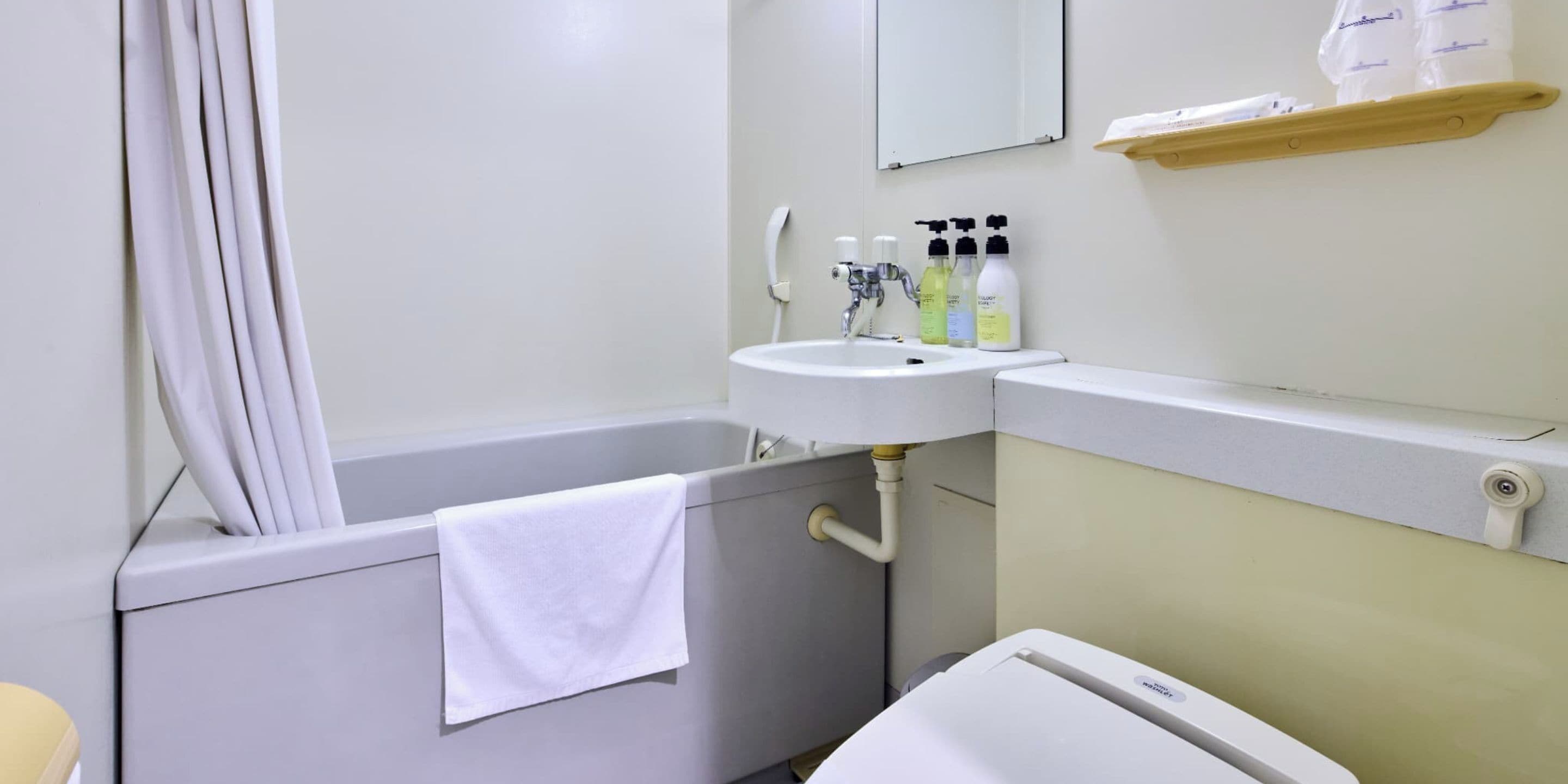 Kamar Keluarga, pemandangan samudra (Japanese Western Style) | Kamar mandi | Kombinasi shower/bathtub, pengering rambut,  dan sandal