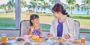 2 restaurants, breakfast, dinner served; Japanese cuisine - Miyuki Hamabaru Resort (Onna)