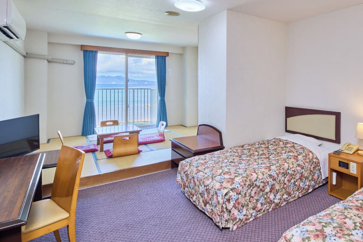 Japanese Western Style Ocean View | Desk