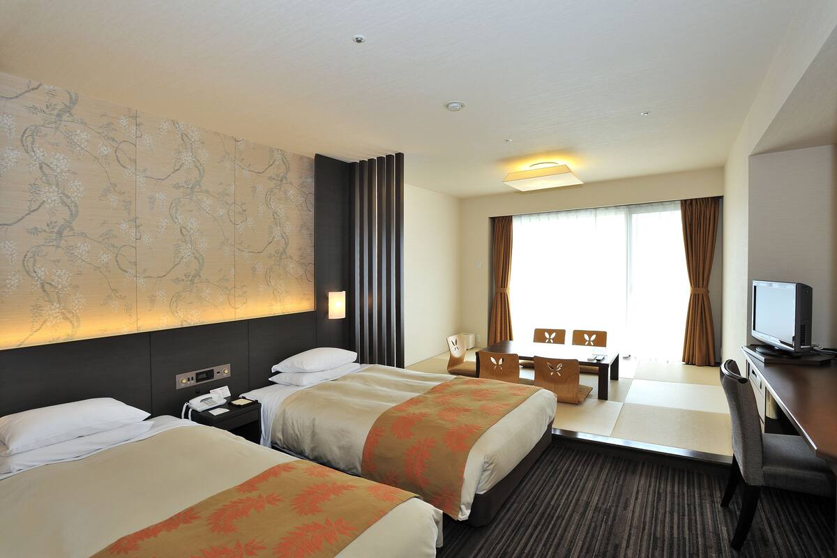 in-room safe, free wifi